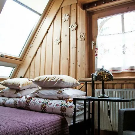 Дом отдыха Sleeps 16 Wifi *